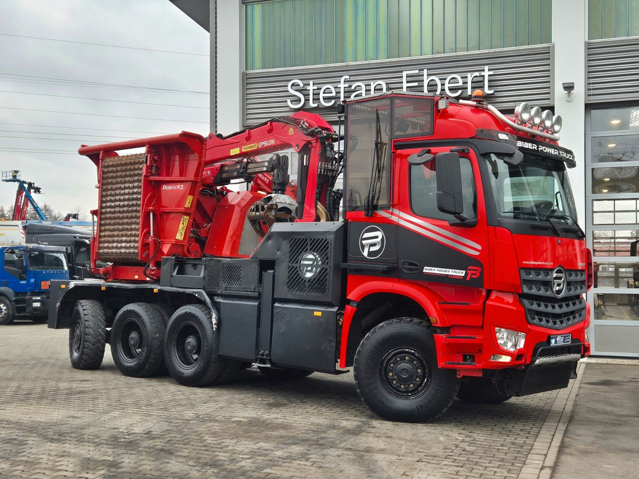 Mercedes-Benz TUROX 8x8 Eschlböck Biber 92 Holzhacker / 1.512h - Miškovežis, Sunkvežimis su kranu: foto 2 Mercedes-Benz TUROX 8x8 Eschlböck Biber 92 Holzhacker / 1.512h - Miškovežis, Sunkvežimis su kranu: foto 2