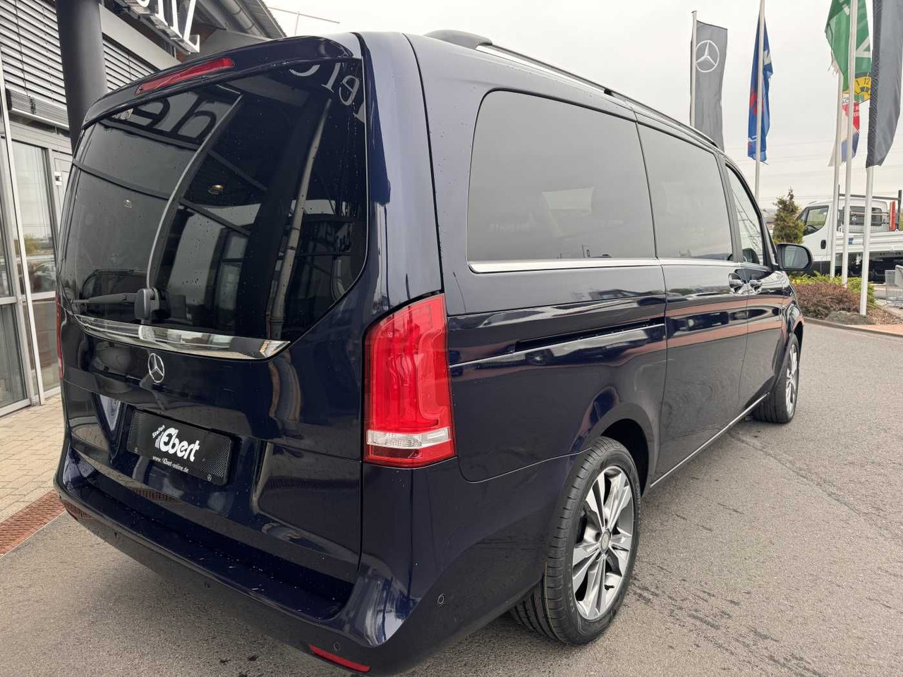 Mercedes-Benz V 250 d AVA ED 4MATIC Panorama Tisch 360 Sound - Keleivinis furgonas: foto 4 Mercedes-Benz V 250 d AVA ED 4MATIC Panorama Tisch 360 Sound - Keleivinis furgonas: foto 4