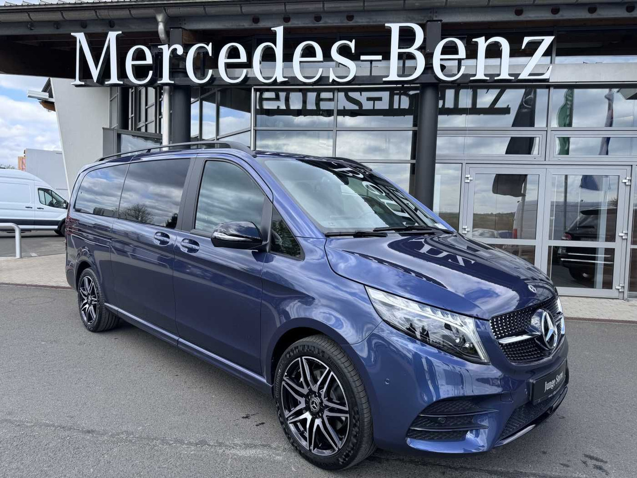 Mercedes-Benz V 250 d EDITION 4MATIC AMG DISTRONIC AHK Tisch - Keleivinis furgonas: foto 1 Mercedes-Benz V 250 d EDITION 4MATIC AMG DISTRONIC AHK Tisch - Keleivinis furgonas: foto 1