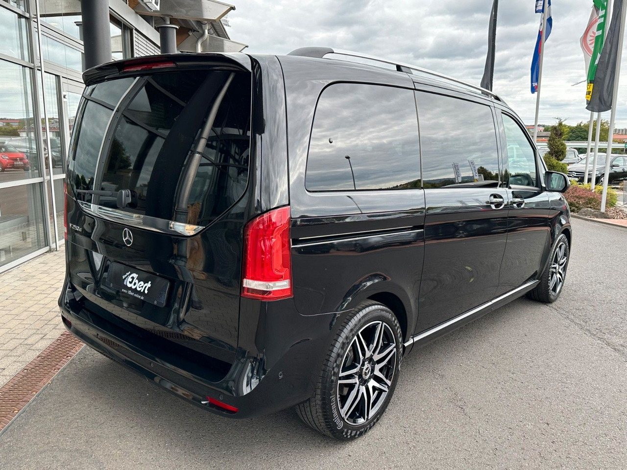 Mercedes-Benz V 250 d EDITION AMG Kompakt ILS elektr Türen - Keleivinis furgonas: foto 4 Mercedes-Benz V 250 d EDITION AMG Kompakt ILS elektr Türen - Keleivinis furgonas: foto 4