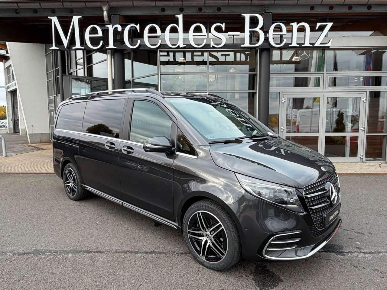 Mercedes-Benz V 300 d 4MATIC EXCLUSIVE AMG Panorama Standheiz - Universalas: foto 1 Mercedes-Benz V 300 d 4MATIC EXCLUSIVE AMG Panorama Standheiz - Universalas: foto 1