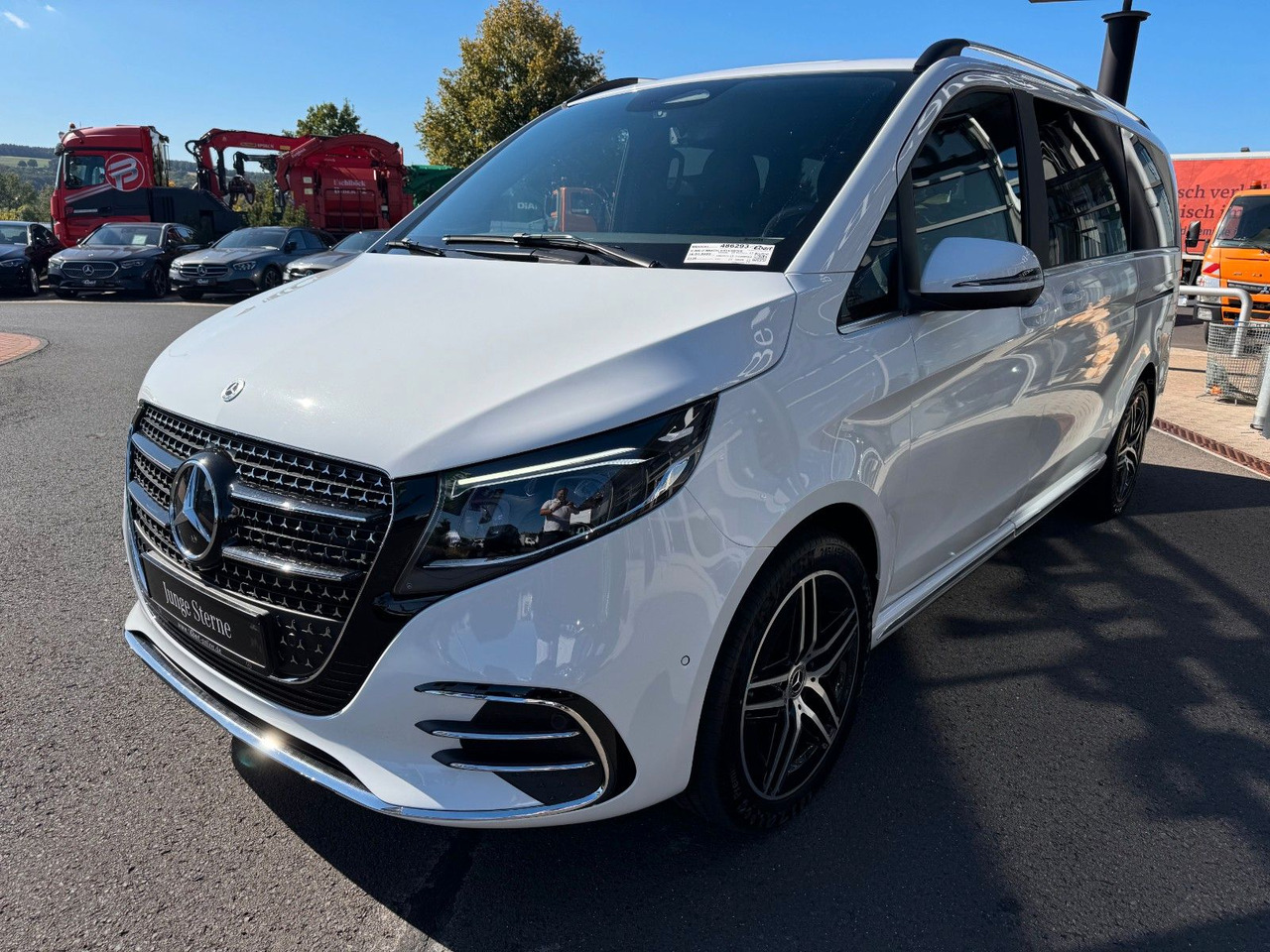 Mercedes-Benz V 300 d 4MATIC EXCLUSIVE AMG Tische AHK2,5to - Universalas: foto 3 Mercedes-Benz V 300 d 4MATIC EXCLUSIVE AMG Tische AHK2,5to - Universalas: foto 3