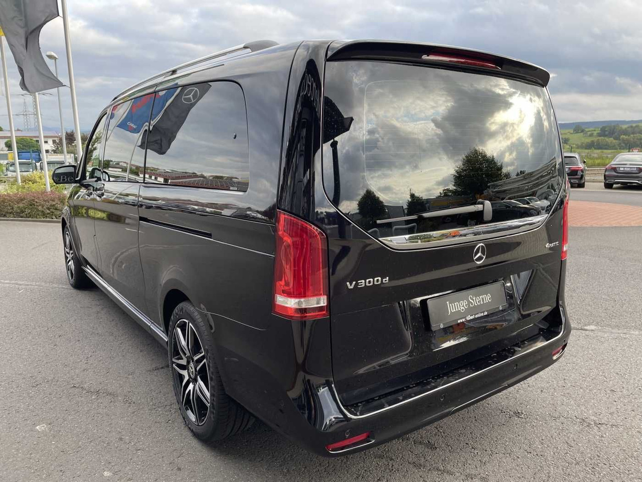 Mercedes-Benz V 300 d AVA 4MATIC AMG Kühlschrank AIRMATIC - Universalas: foto 3 Mercedes-Benz V 300 d AVA 4MATIC AMG Kühlschrank AIRMATIC - Universalas: foto 3