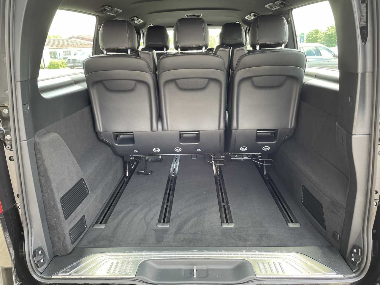 Mercedes-Benz V 300 d AVA 4MATIC AMG Kühlschrank AIRMATIC - Keleivinis furgonas: foto 5 Mercedes-Benz V 300 d AVA 4MATIC AMG Kühlschrank AIRMATIC - Keleivinis furgonas: foto 5