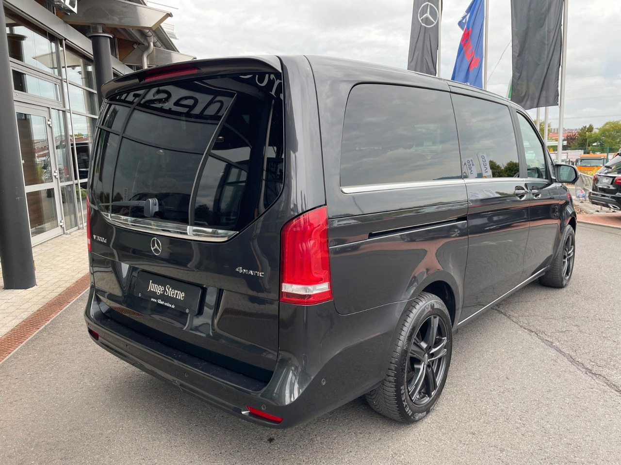 Mercedes-Benz V 300 d AVA ED 4MATIC Sitzklima Burmester 6Sitze - Keleivinis furgonas: foto 4 Mercedes-Benz V 300 d AVA ED 4MATIC Sitzklima Burmester 6Sitze - Keleivinis furgonas: foto 4
