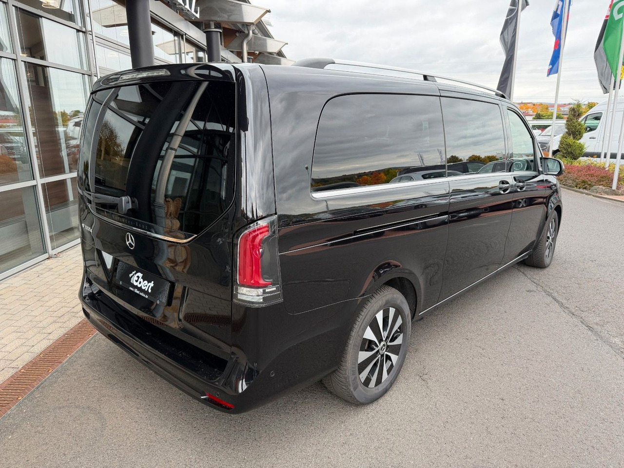Mercedes-Benz V 300 d AVANTGARDE Extralang 360Kamera Standh - Universalas: foto 4 Mercedes-Benz V 300 d AVANTGARDE Extralang 360Kamera Standh - Universalas: foto 4