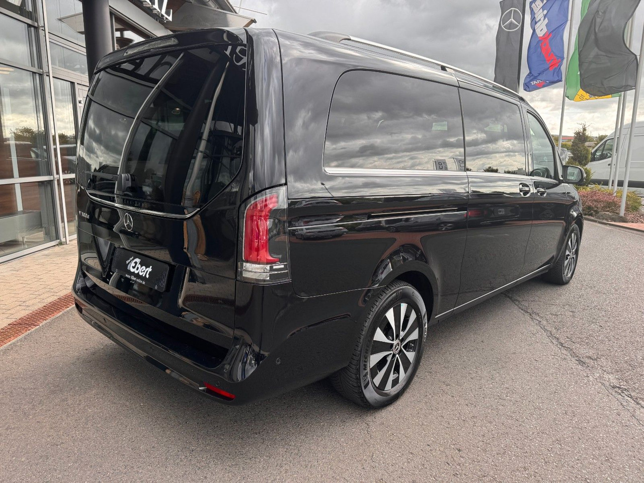 Mercedes-Benz V 300 d AVANTGARDE Extralang 360Kamera Standheiz - Universalas: foto 4 Mercedes-Benz V 300 d AVANTGARDE Extralang 360Kamera Standheiz - Universalas: foto 4