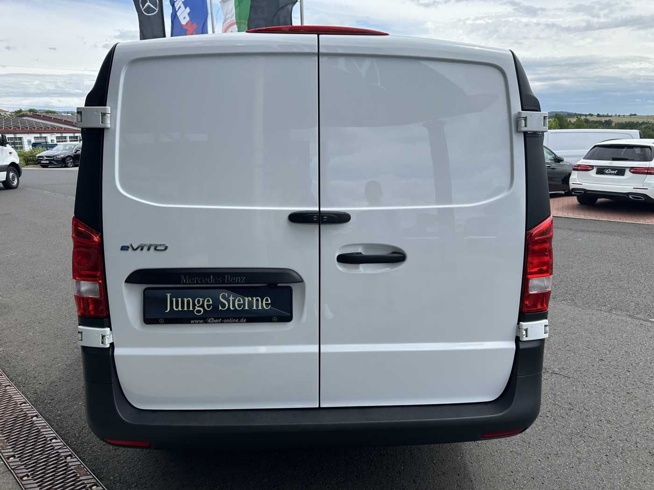 Mercedes-Benz eVito 112 Klima Kamera Navi SHZ Tempomat - Mažas furgonas, Elektrinis furgonas: foto 5 Mercedes-Benz eVito 112 Klima Kamera Navi SHZ Tempomat - Mažas furgonas, Elektrinis furgonas: foto 5