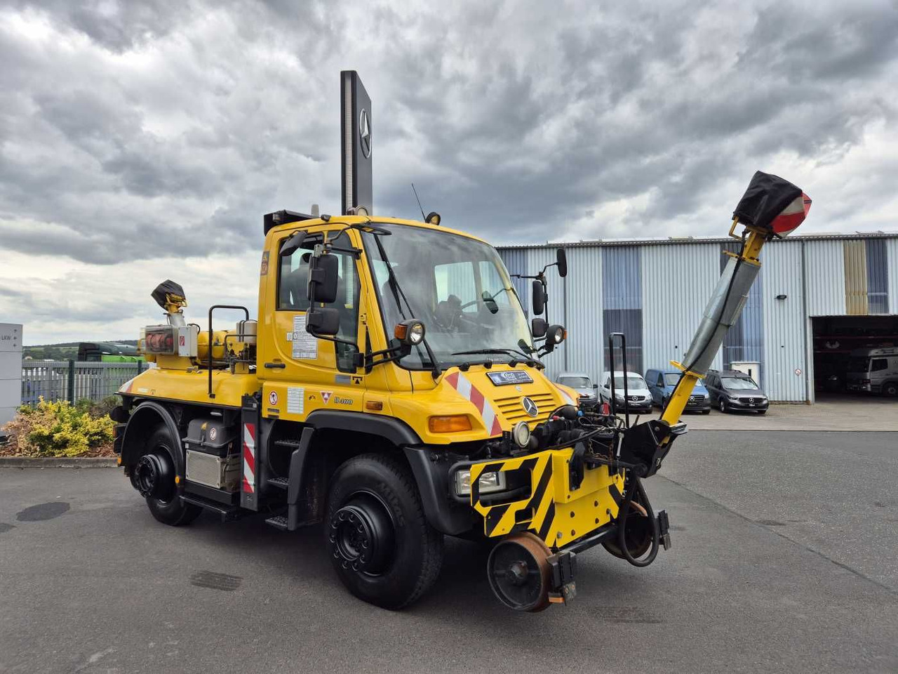 Mercedes-Benz Unimog U400 4x4 Zweiwege ZAGRO 800t/52 Achsen - Sunkvežimis: foto 3 Mercedes-Benz Unimog U400 4x4 Zweiwege ZAGRO 800t/52 Achsen - Sunkvežimis: foto 3