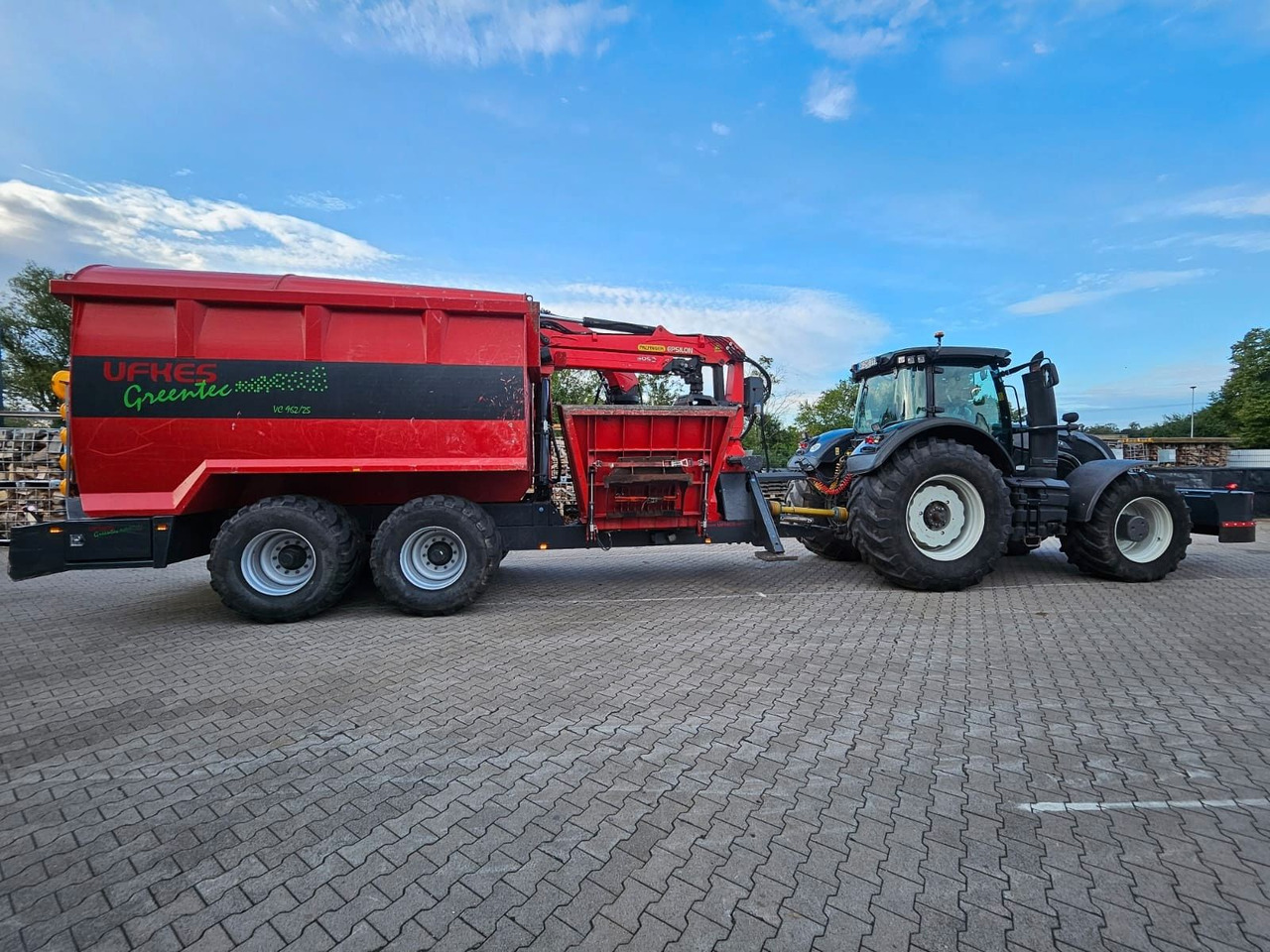 Valtra S374 / nur: 1.980h! / 06.2017 / Holzhacker - Medienos smulkintuvas: foto 1 Valtra S374 / nur: 1.980h! / 06.2017 / Holzhacker - Medienos smulkintuvas: foto 1