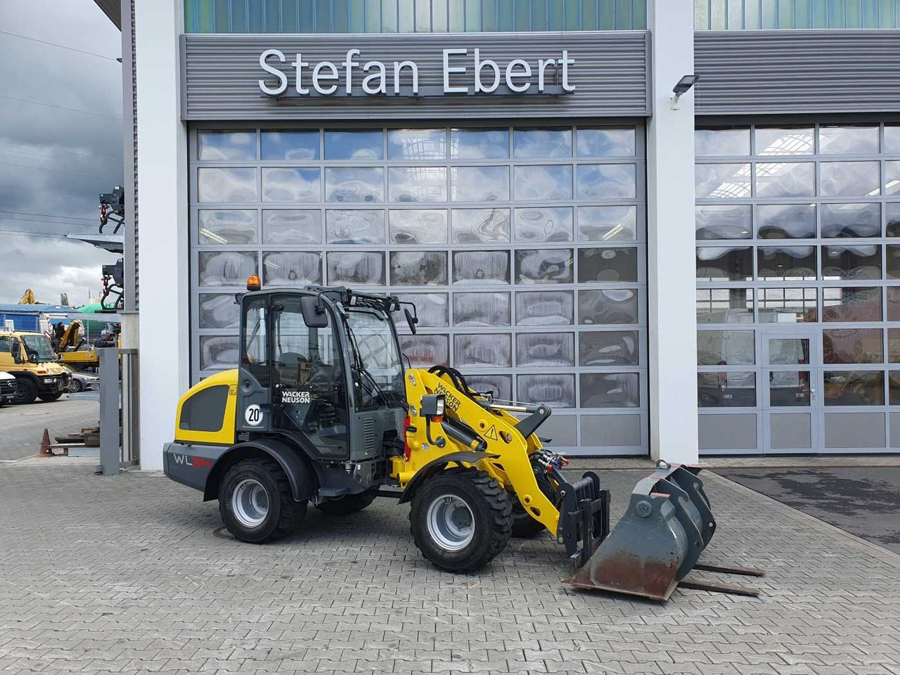 Wacker WL34 (RL40) / Schaufel + Gabel / nur 743h / 62PS - Ratinis krautuvas: foto 1 Wacker WL34 (RL40) / Schaufel + Gabel / nur 743h / 62PS - Ratinis krautuvas: foto 1