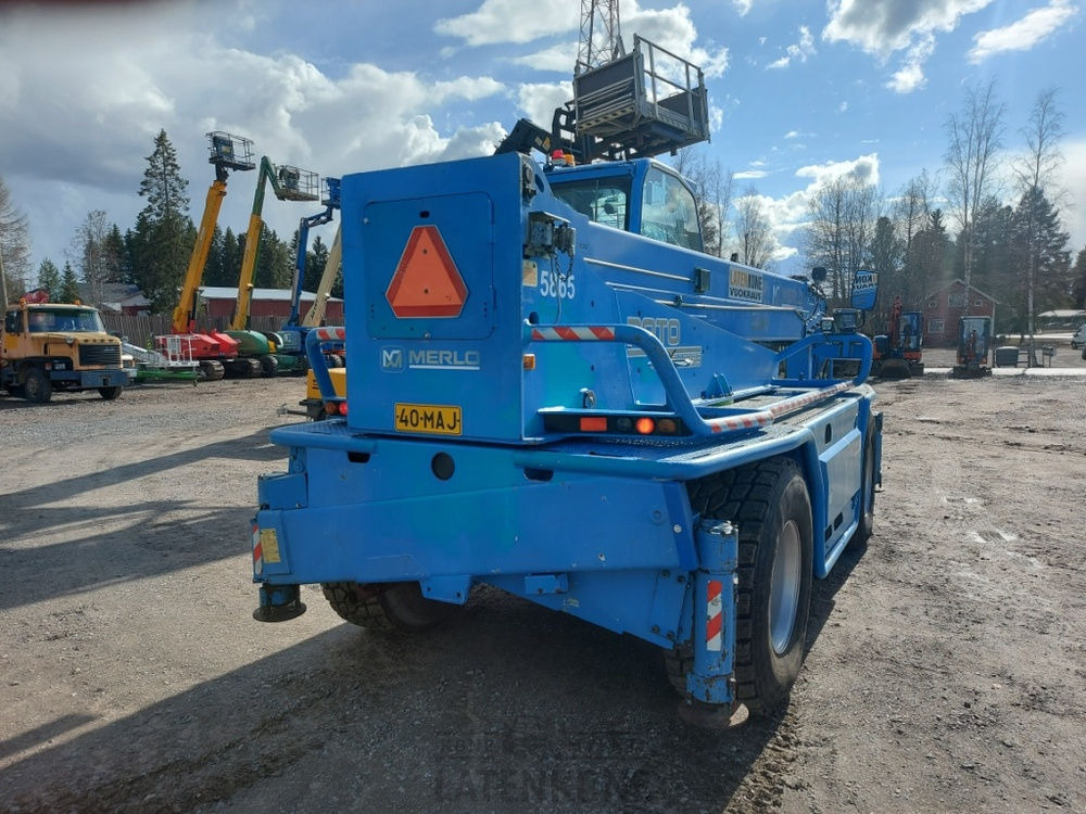 Merlo Roto 40.25MCSS with basket and jib - Teleskopinis krautuvas: foto 5 Merlo Roto 40.25MCSS with basket and jib - Teleskopinis krautuvas: foto 5