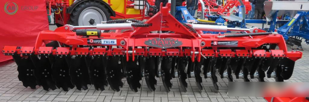 Awemak hydraulic folding disc harrow Ozyrys BTH40, 4 m - Diskiniai skutikai: foto 1 Awemak hydraulic folding disc harrow Ozyrys BTH40, 4 m - Diskiniai skutikai: foto 1
