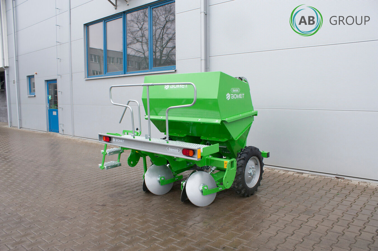 Bomet Gemini S339 two-row potato planter (inter-row width: 67.5 - 80 cm) - Bulvių sodinamoji: foto 4 Bomet Gemini S339 two-row potato planter (inter-row width: 67.5 - 80 cm) - Bulvių sodinamoji: foto 4