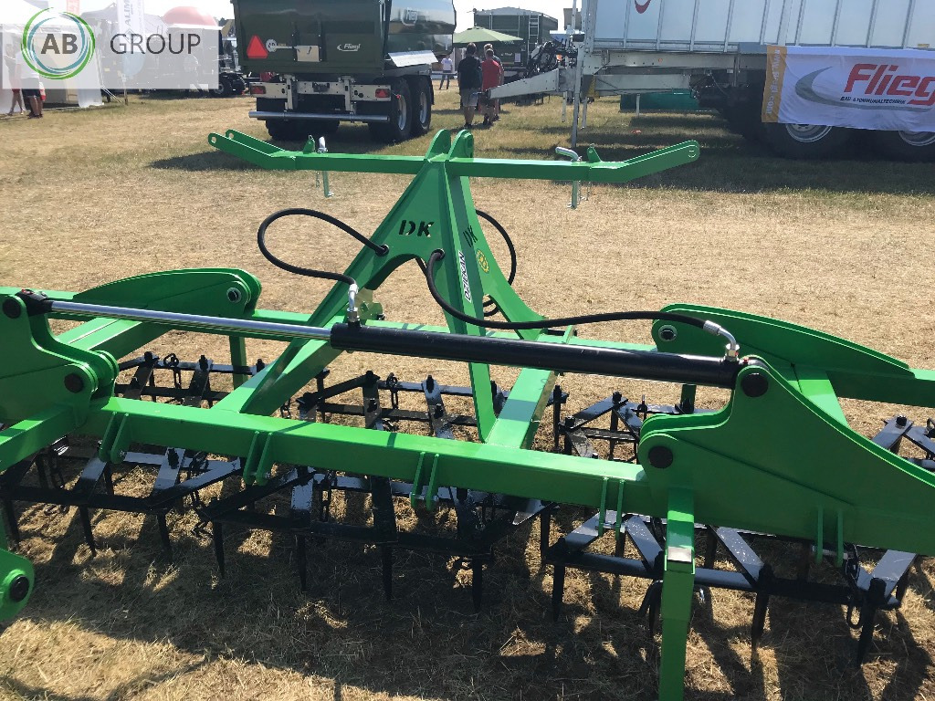 Dziekan hydraulic folding meadow harrow WUKA 5m 5C20H - Pievų priežiūros akėčių: foto 5 Dziekan hydraulic folding meadow harrow WUKA 5m 5C20H - Pievų priežiūros akėčių: foto 5
