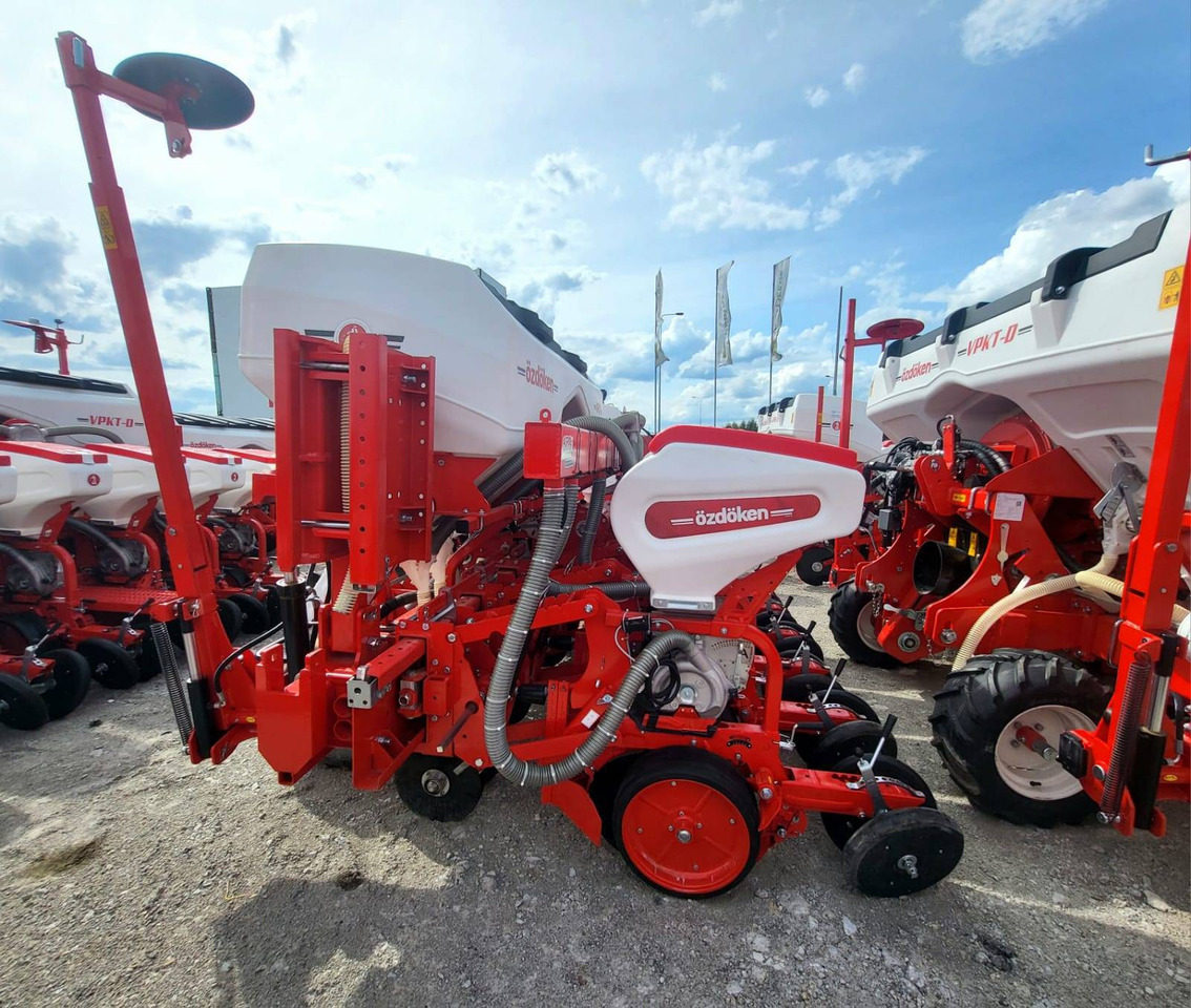 Ozdoken six-row pneumatic precision seeder, VPKT-DG6, PVC fertiliser tank - on stock - Tikslaus išsėjimo sėjamoji: foto 3 Ozdoken six-row pneumatic precision seeder, VPKT-DG6, PVC fertiliser tank - on stock - Tikslaus išsėjimo sėjamoji: foto 3