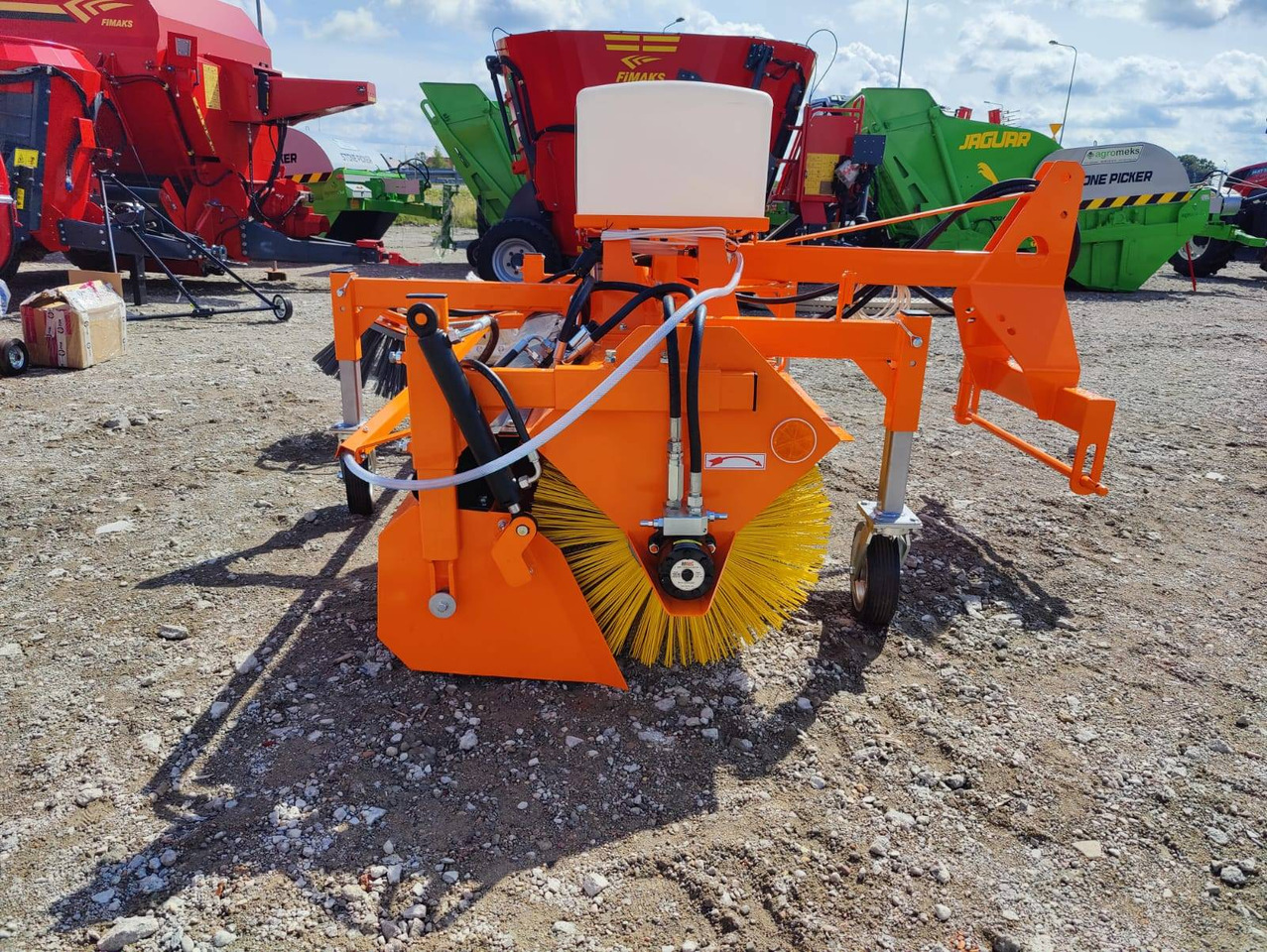 POM Augustów 2m Zamiatarka Typ T801/2 - dostępna od ręki! - Rotacinė šluota - Komunalinė/ Specializuota technika: foto 2 POM Augustów 2m Zamiatarka Typ T801/2 - dostępna od ręki! - Rotacinė šluota - Komunalinė/ Specializuota technika: foto 2