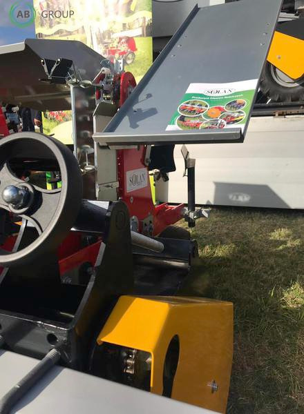 Solan S241-R semi-automatic grapple 2 row planter - Sėjos technika: foto 4 Solan S241-R semi-automatic grapple 2 row planter - Sėjos technika: foto 4