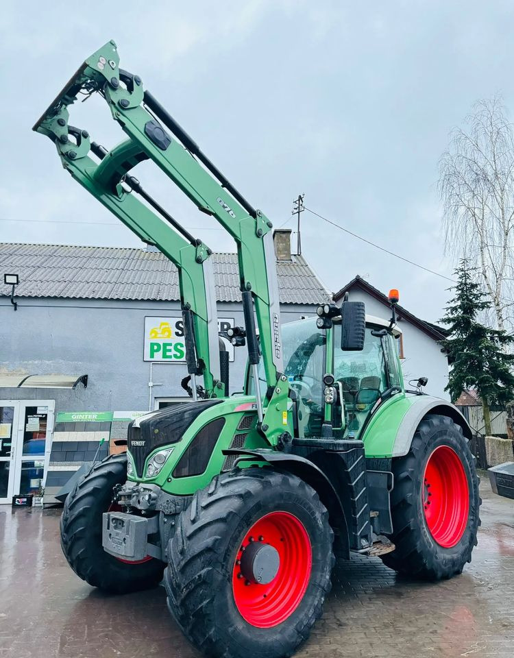Fendt 724 - Traktorius: foto 1 Fendt 724 - Traktorius: foto 1