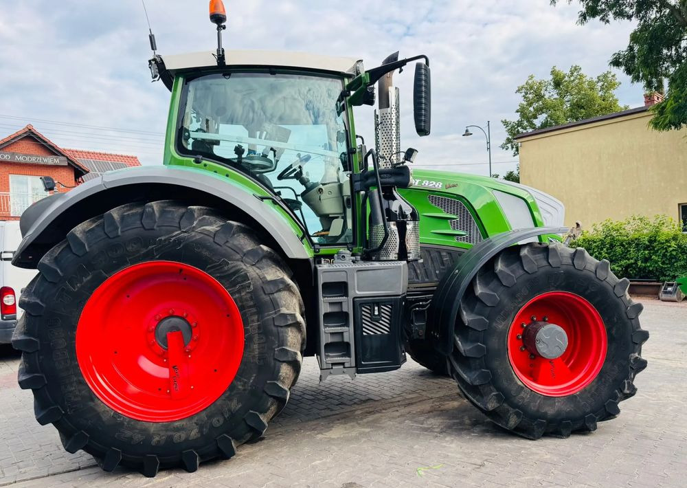 Fendt 828 Vario Profi Plus - Traktorius: foto 4 Fendt 828 Vario Profi Plus - Traktorius: foto 4