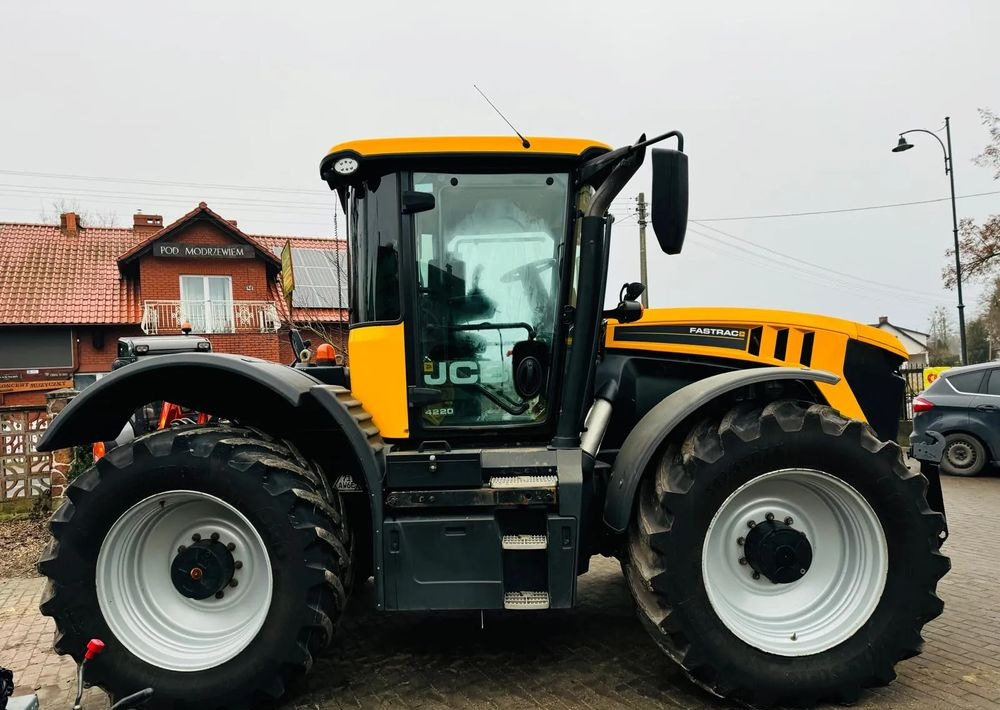 JCB FASTRAC 4220 - Traktorius: foto 5 JCB FASTRAC 4220 - Traktorius: foto 5