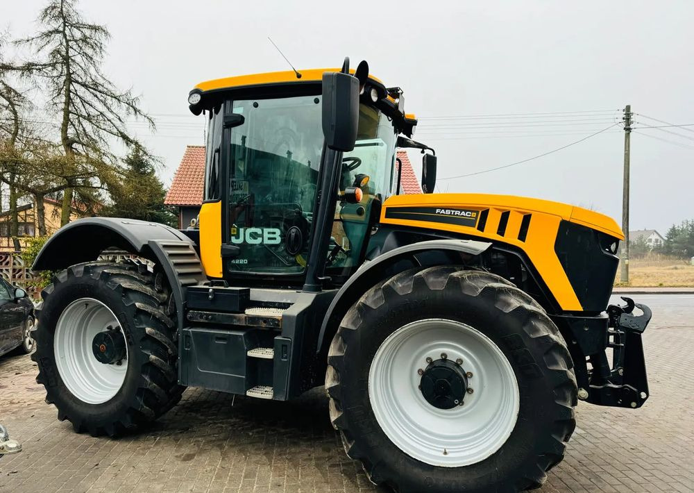 JCB FASTRAC 4220 - Traktorius: foto 4 JCB FASTRAC 4220 - Traktorius: foto 4