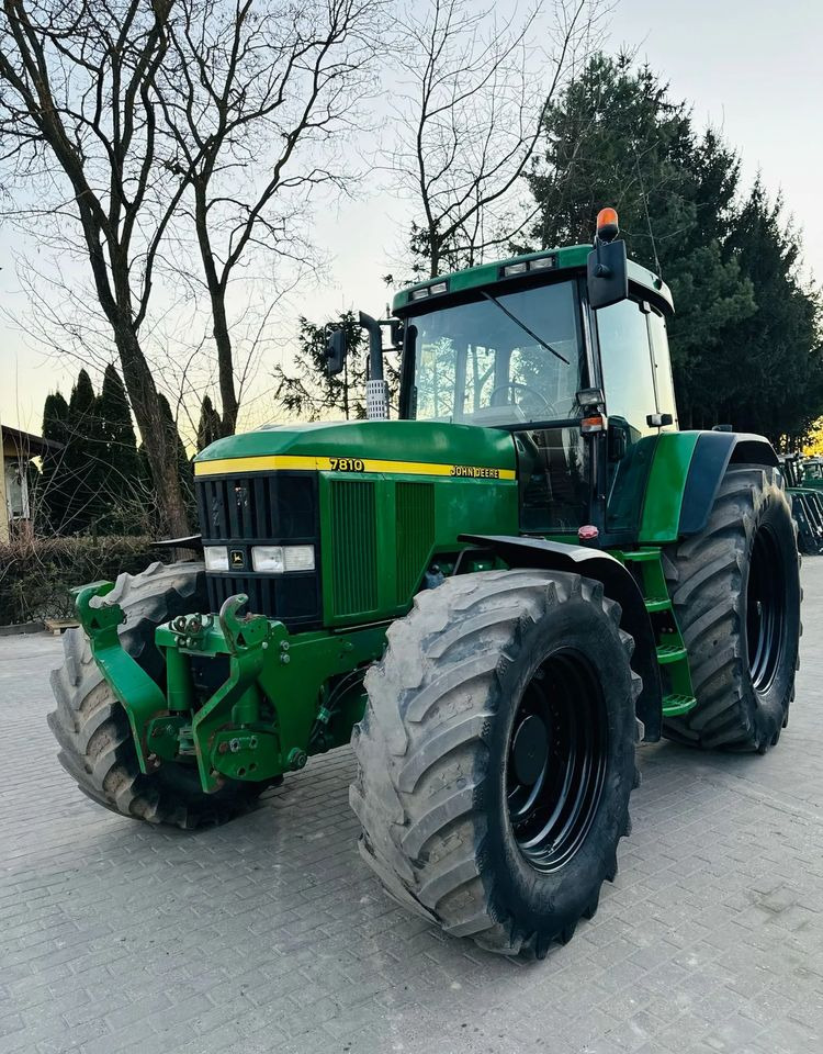 John Deere 7810 - Traktorius: foto 1 John Deere 7810 - Traktorius: foto 1