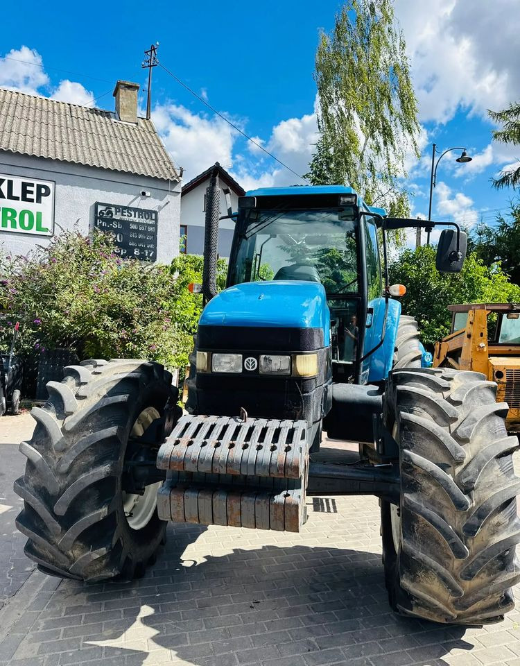 New Holland 8360 - Traktorius: foto 2 New Holland 8360 - Traktorius: foto 2