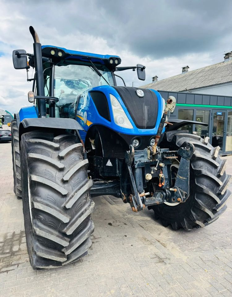 New Holland T7.230 - Traktorius: foto 2 New Holland T7.230 - Traktorius: foto 2