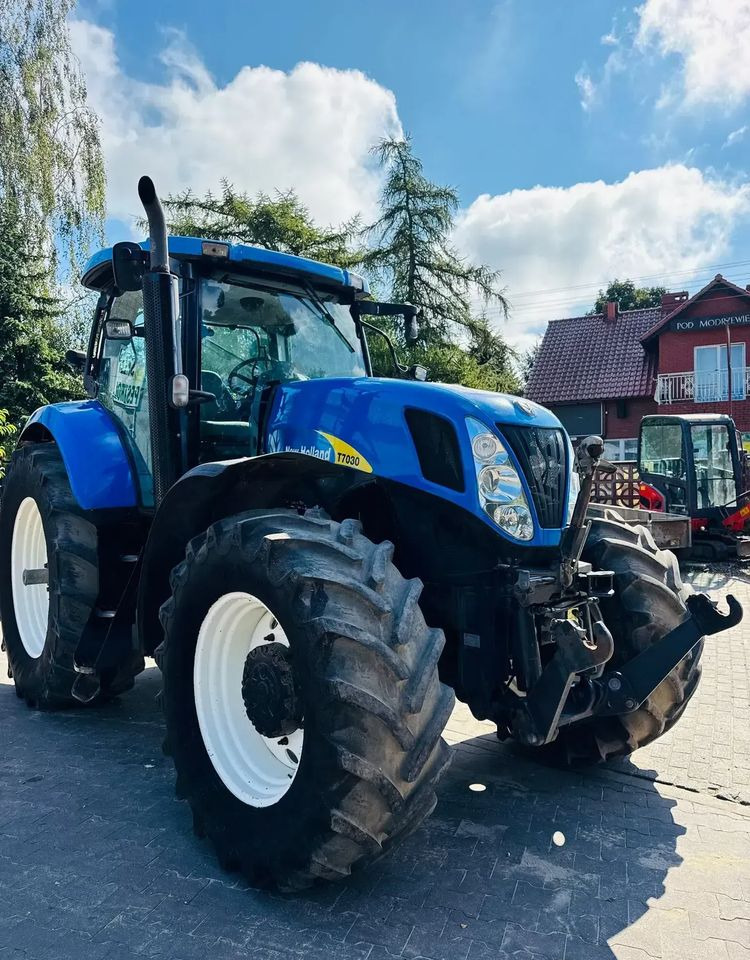 New Holland T7030 - Traktorius: foto 1 New Holland T7030 - Traktorius: foto 1
