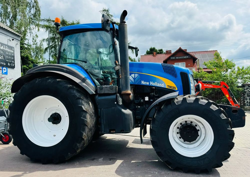 New Holland T8020 - Traktorius: foto 2 New Holland T8020 - Traktorius: foto 2