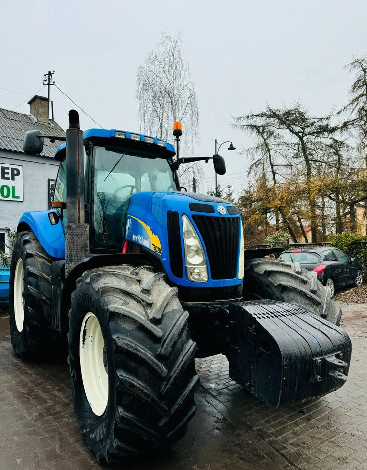 New Holland T8020 - Traktorius: foto 2 New Holland T8020 - Traktorius: foto 2