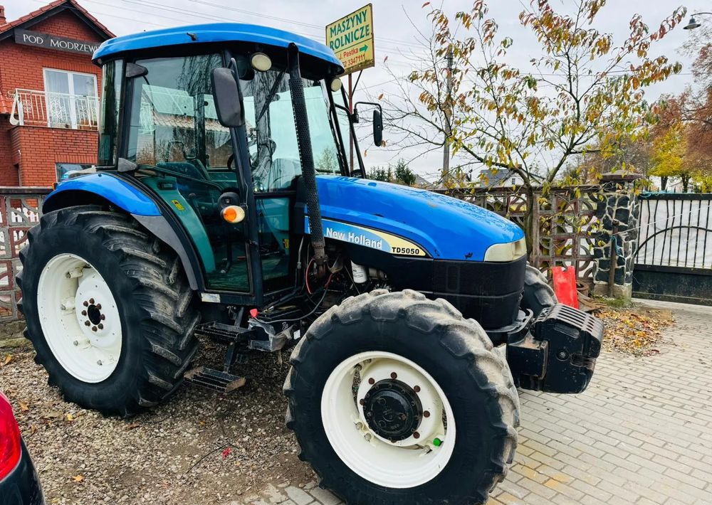 New Holland TD5050 - Traktorius: foto 3 New Holland TD5050 - Traktorius: foto 3