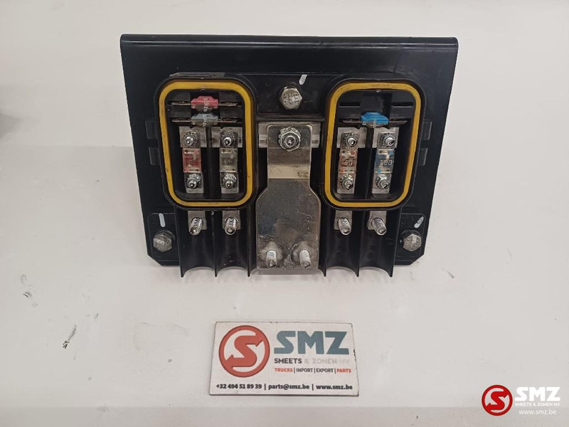 Caterpillar Fuse holder Caterpillar - Elektros sistema - Sunkvežimis: foto 1 Caterpillar Fuse holder Caterpillar - Elektros sistema - Sunkvežimis: foto 1