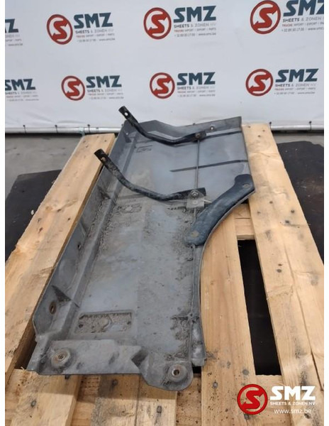 DAF Occ spatbordverlenger rechts DAF - Kėbulas ir išorė - Sunkvežimis: foto 2 DAF Occ spatbordverlenger rechts DAF - Kėbulas ir išorė - Sunkvežimis: foto 2