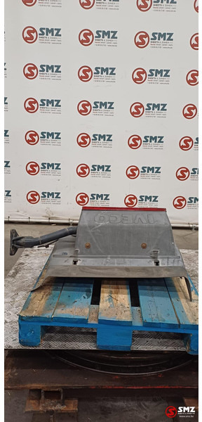 Iveco Occ spatbord + spatbordsteun achteraan links Iveco - Kėbulas ir išorė - Sunkvežimis: foto 4 Iveco Occ spatbord + spatbordsteun achteraan links Iveco - Kėbulas ir išorė - Sunkvežimis: foto 4
