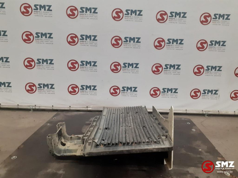 MAN Occ spatbord vooraan rechts + spatbordhouder MAN - Kėbulas ir išorė - Sunkvežimis: foto 4 MAN Occ spatbord vooraan rechts + spatbordhouder MAN - Kėbulas ir išorė - Sunkvežimis: foto 4