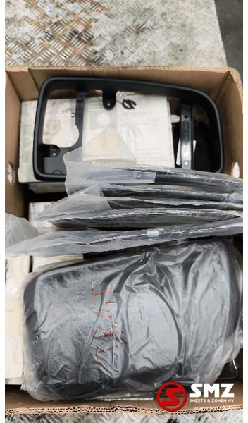 Mercedes-Benz Lot onderdelen Mercedes - Galinio vaizdo veidrodis - Sunkvežimis: foto 1 Mercedes-Benz Lot onderdelen Mercedes - Galinio vaizdo veidrodis - Sunkvežimis: foto 1