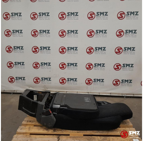 Mercedes-Benz Occ bijrijdersstoel rechts Mercedes - Kabina ir interjeras - Sunkvežimis: foto 2 Mercedes-Benz Occ bijrijdersstoel rechts Mercedes - Kabina ir interjeras - Sunkvežimis: foto 2