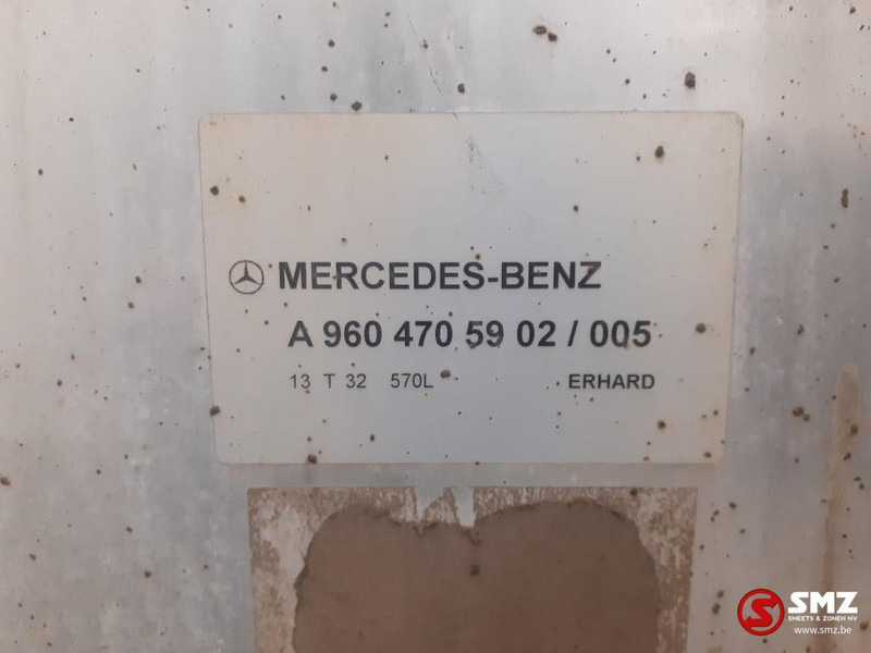 Mercedes-Benz Occ brandstoftank 570L Mercedes - Degalų bakas - Sunkvežimis: foto 5 Mercedes-Benz Occ brandstoftank 570L Mercedes - Degalų bakas - Sunkvežimis: foto 5