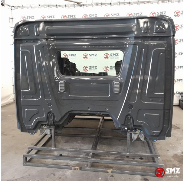 Mercedes-Benz Occ cabine Mercedes Actros MP4 low - Kabina ir interjeras - Sunkvežimis: foto 4 Mercedes-Benz Occ cabine Mercedes Actros MP4 low - Kabina ir interjeras - Sunkvežimis: foto 4