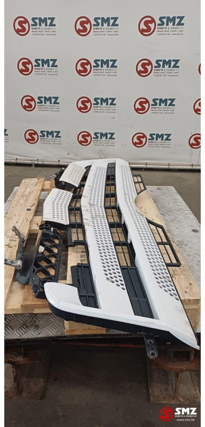 Mercedes-Benz Occ radiatorgrille Mercedes - Grotelės - Sunkvežimis: foto 4 Mercedes-Benz Occ radiatorgrille Mercedes - Grotelės - Sunkvežimis: foto 4