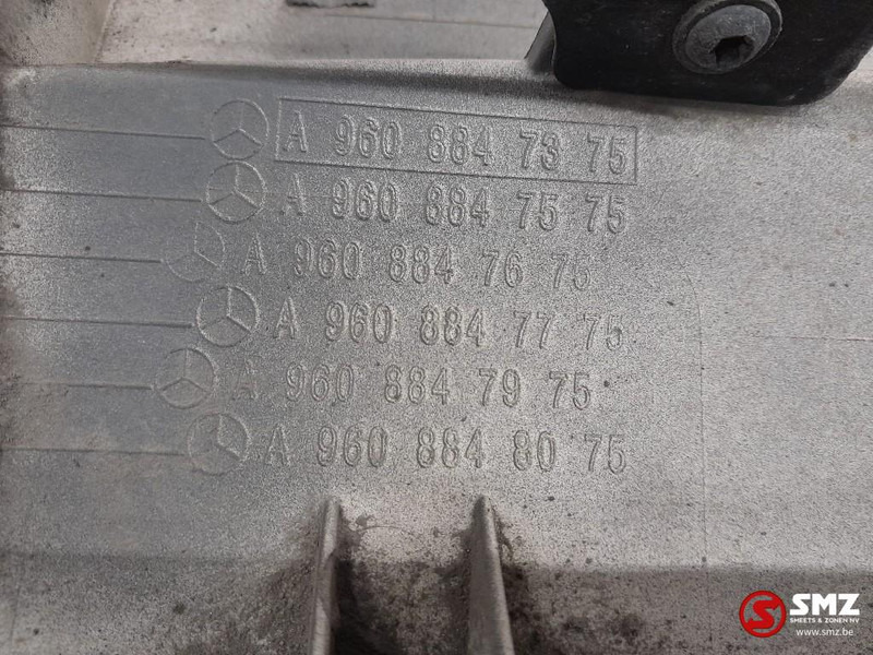 Mercedes-Benz Occ spatbordverlenger rechts Mercedes - Kėbulas ir išorė - Sunkvežimis: foto 3 Mercedes-Benz Occ spatbordverlenger rechts Mercedes - Kėbulas ir išorė - Sunkvežimis: foto 3