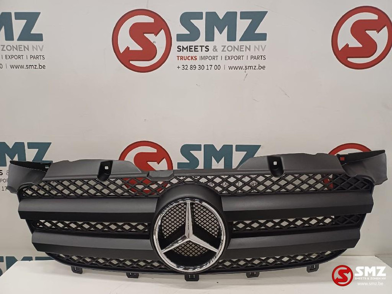 Mercedes-Benz Radiator grille mercedes - Grotelės - Sunkvežimis: foto 1 Mercedes-Benz Radiator grille mercedes - Grotelės - Sunkvežimis: foto 1