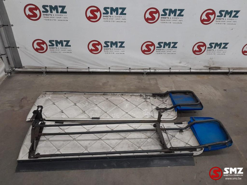 Scania Occ set cabinespoilers links + rechts Scania - Aerodinamika/ Spoileris - Sunkvežimis: foto 3 Scania Occ set cabinespoilers links + rechts Scania - Aerodinamika/ Spoileris - Sunkvežimis: foto 3