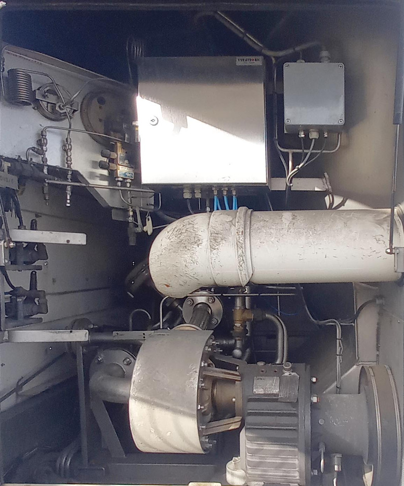 AGA Cryo Gas tank semi-trailer cryogenic used for nitrogen, argon, oxygen, LIN, LOX, LAR. - Puspriekabė cisterna: foto 5 AGA Cryo Gas tank semi-trailer cryogenic used for nitrogen, argon, oxygen, LIN, LOX, LAR. - Puspriekabė cisterna: foto 5