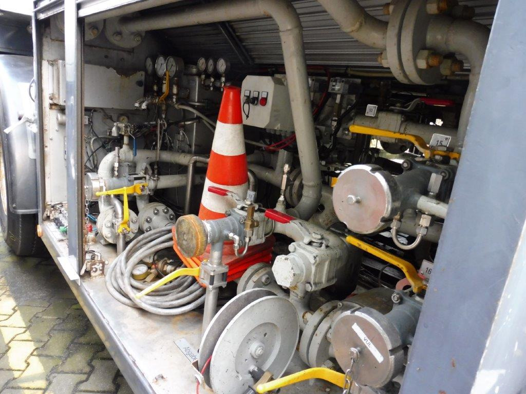 BURG Gas tank semi-trailer used for CO2 Carbon dioxide - Puspriekabė cisterna: foto 4 BURG Gas tank semi-trailer used for CO2 Carbon dioxide - Puspriekabė cisterna: foto 4