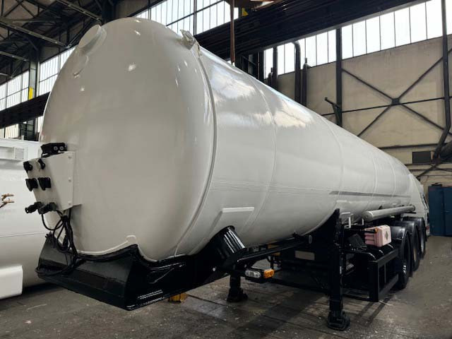 CRYOLOR Gas tank semi-trailer cryogenic used for nitrogen, argon, oxygen, LIN, LOX, LAR. - Puspriekabė cisterna: foto 2 CRYOLOR Gas tank semi-trailer cryogenic used for nitrogen, argon, oxygen, LIN, LOX, LAR. - Puspriekabė cisterna: foto 2