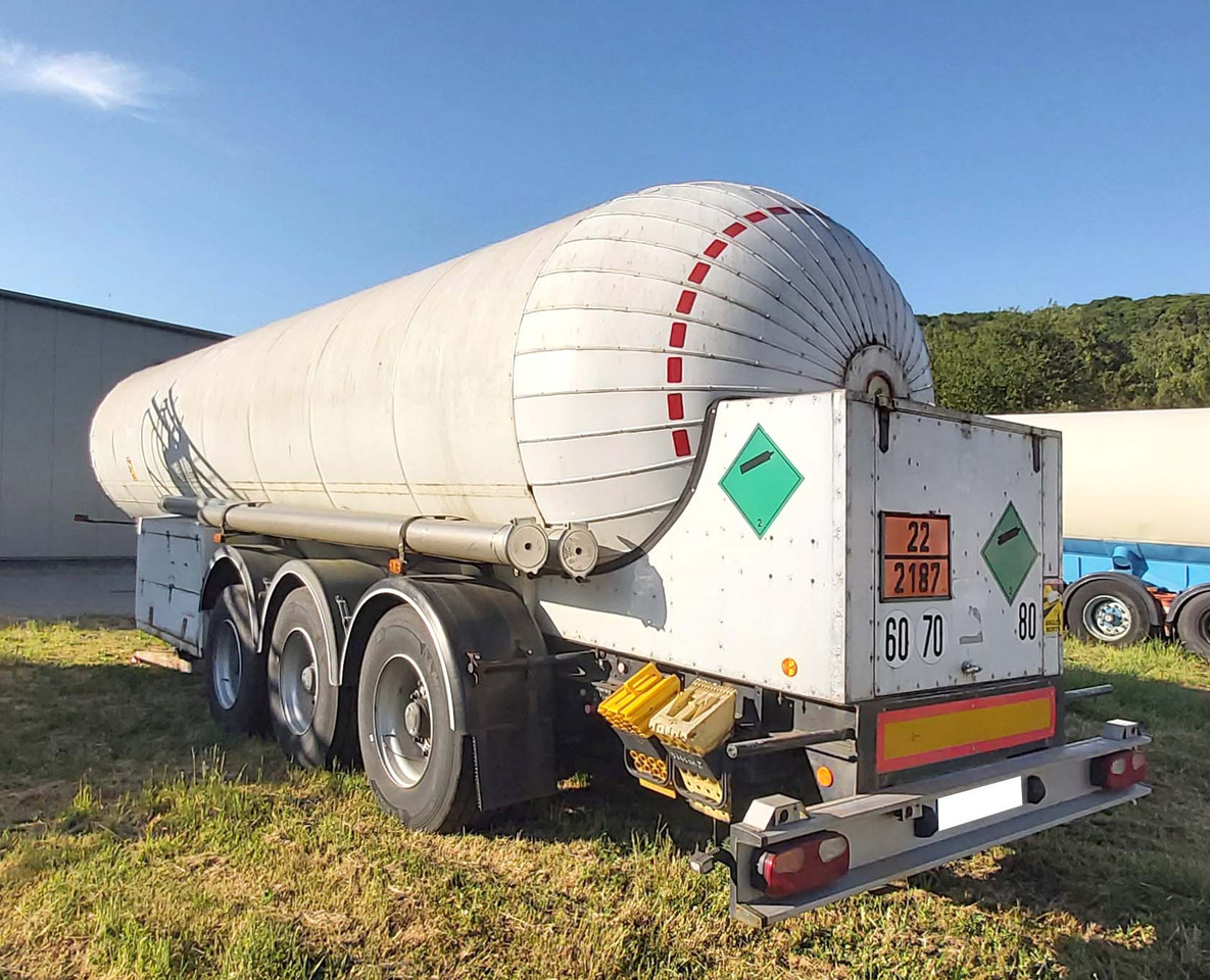 ROBINE Gas tank semi-trailer used for CO2, Carbon dioxide - Puspriekabė cisterna: foto 4 ROBINE Gas tank semi-trailer used for CO2, Carbon dioxide - Puspriekabė cisterna: foto 4