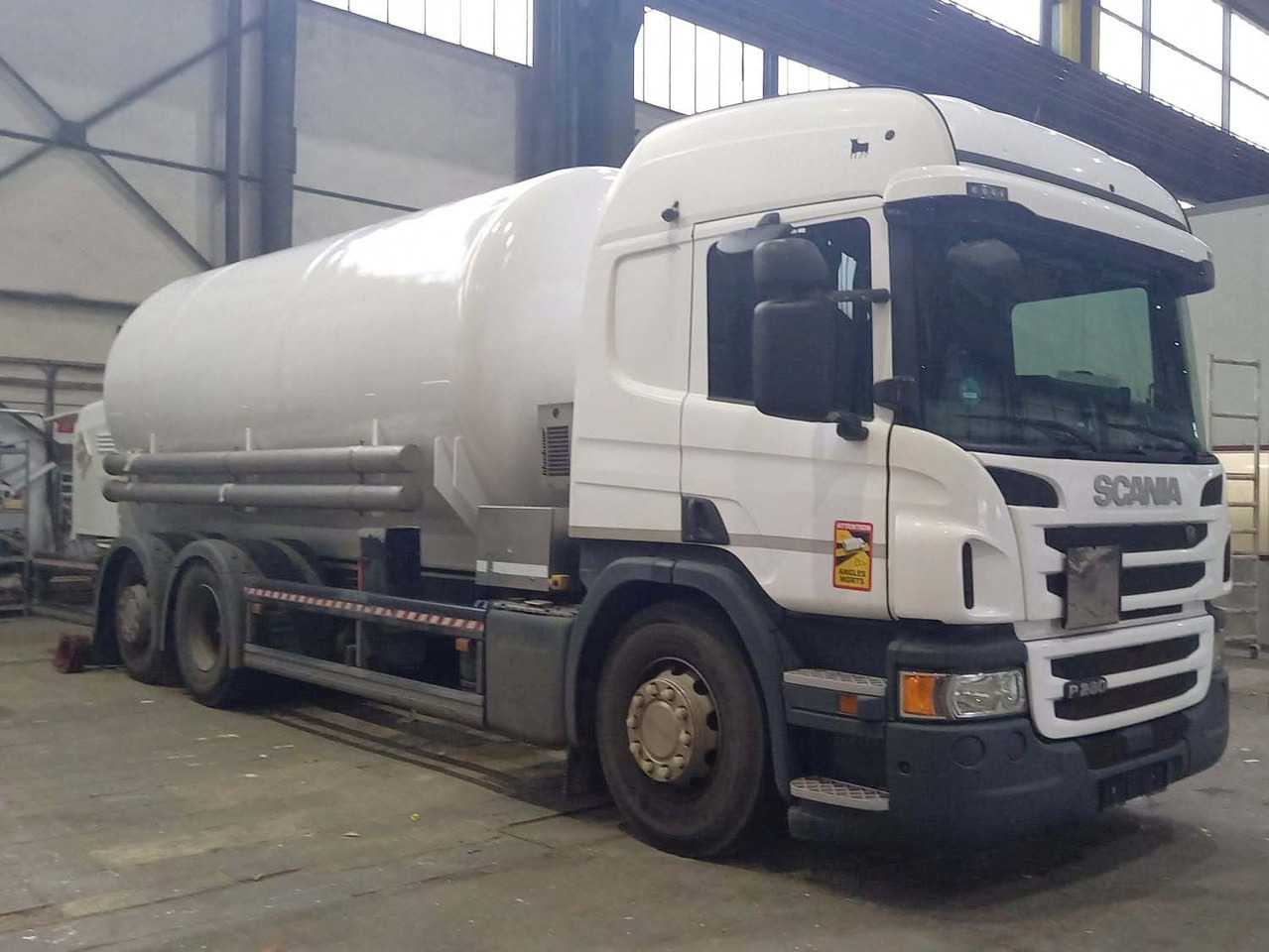 SCANIA Gas tank truck Orca cryogenic used for nitrogen and argon - Autocisterna: foto 1 SCANIA Gas tank truck Orca cryogenic used for nitrogen and argon - Autocisterna: foto 1